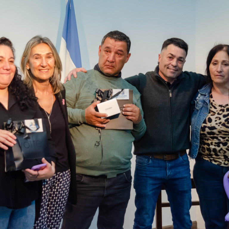 La Legislatura pampeana homenajeó a dos empleados por sus 25 años de servicio