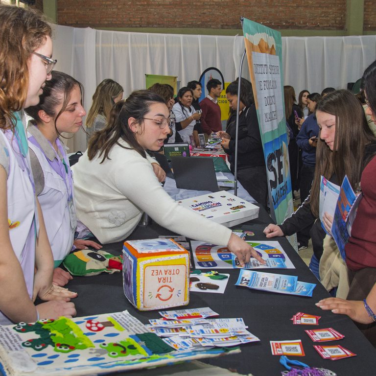 Expo Carreras en Eduardo Castex: los estudiantes conocieron distintas propuestas para continuar su formación